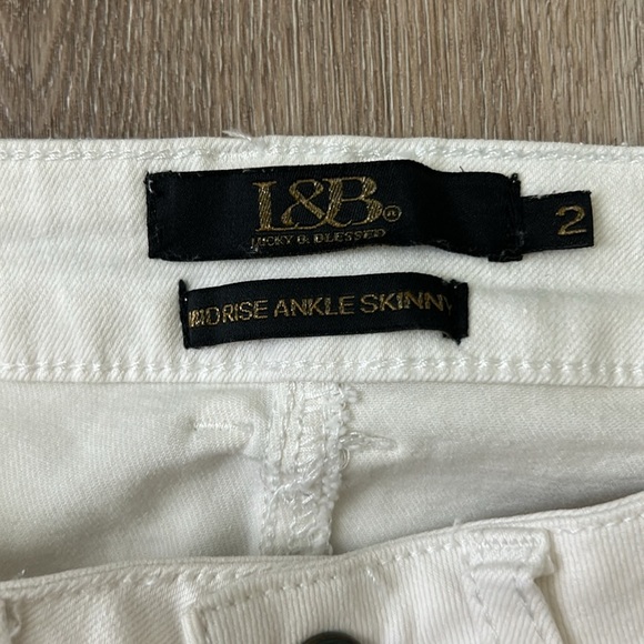 L&B Lucky and Blessed White Frayed Mid Rise Ankle Skinny Jeans Size 2 - Picture 3 of 8